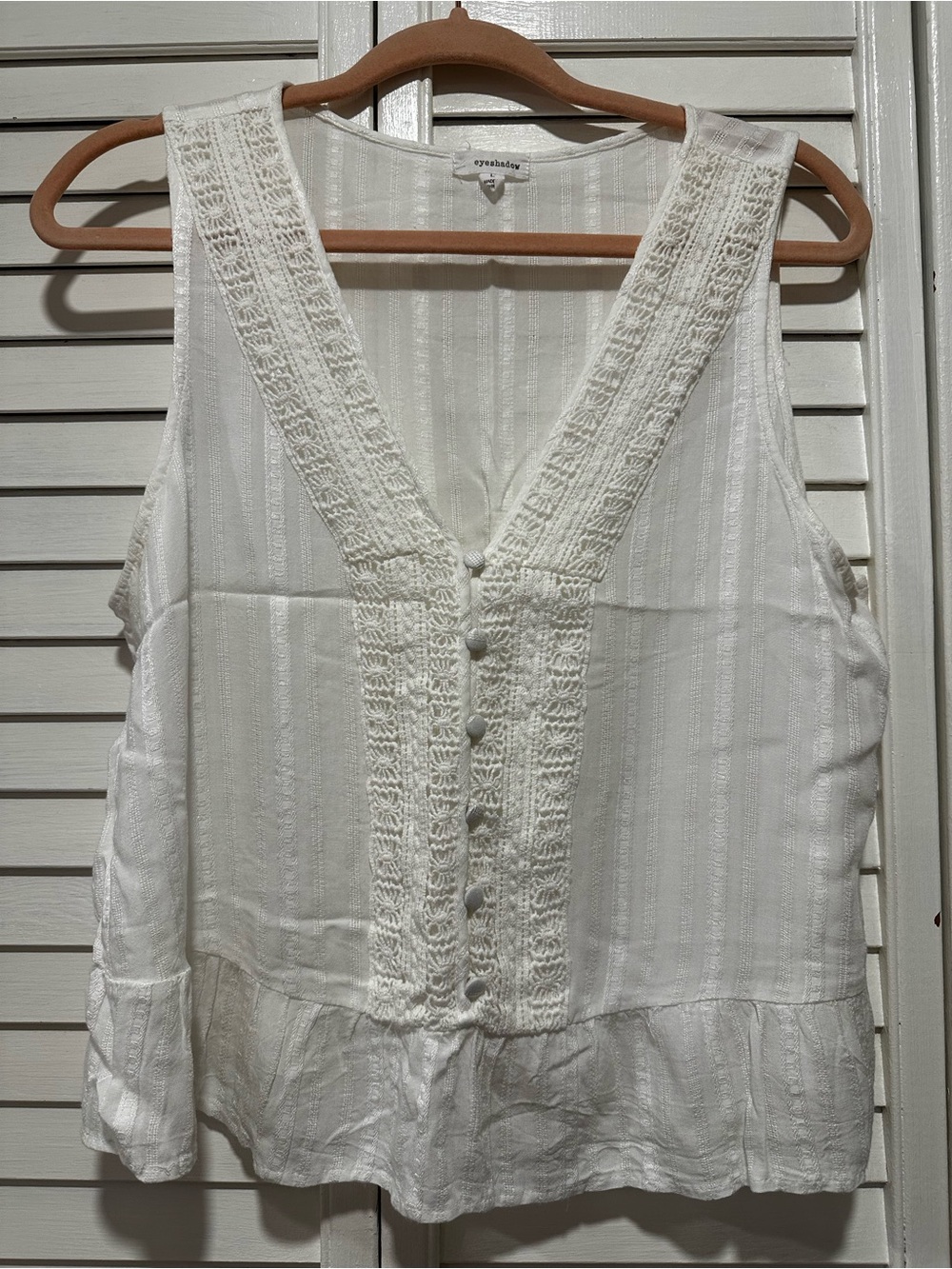 Eyeshadow White Crochet-Trim Sleeveless Camisole